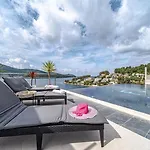 Franka With Pool And Sea View Villa *