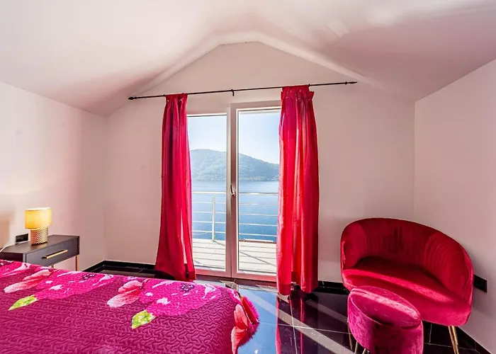 Franka With Pool And Sea View Villa *
