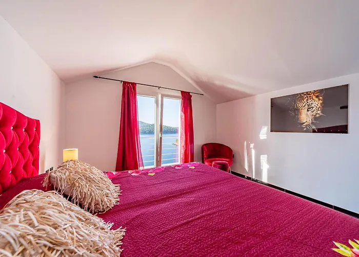Franka With Pool And Sea View Villa