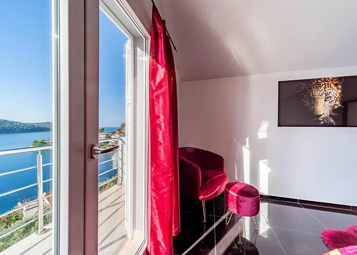 Franka With Pool And Sea View Villa