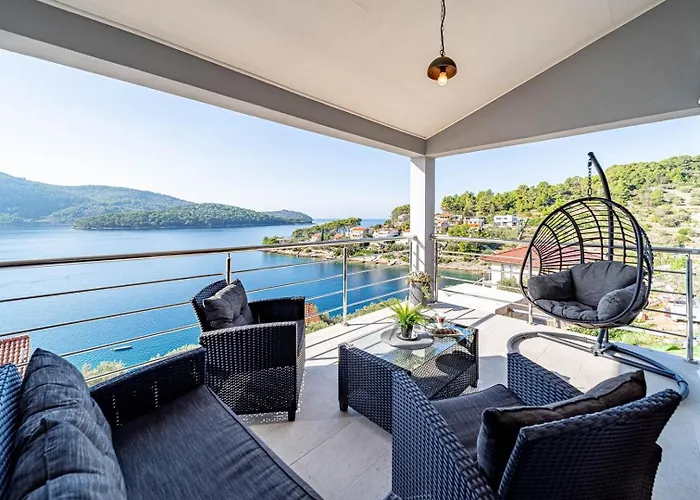 Franka With Pool And Sea View Vela Luka