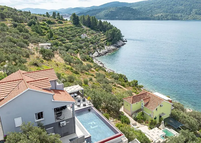 Franka With Pool And Sea View Villa *