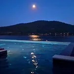 Franka With Pool And Sea View * Vela Luka