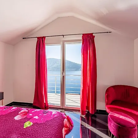 Franka With Pool And Sea View Villa *