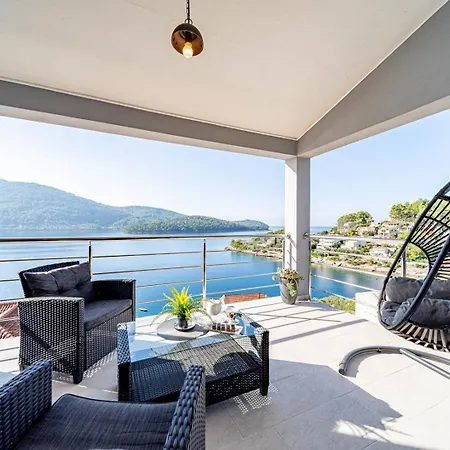 Franka With Pool And Sea View Villa