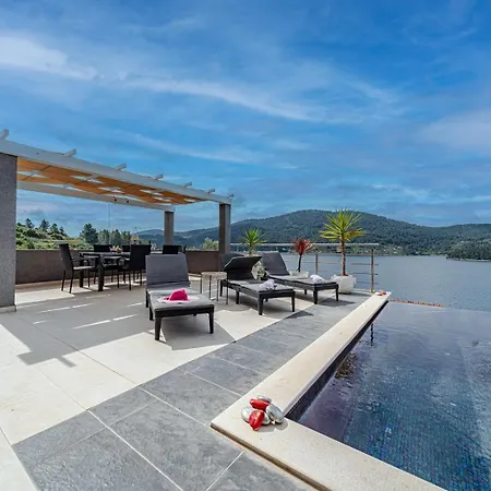 Franka With Pool And Sea View Villa *
