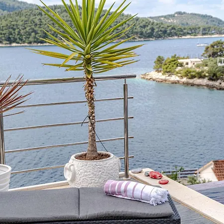 Franka With Pool And Sea View Villa