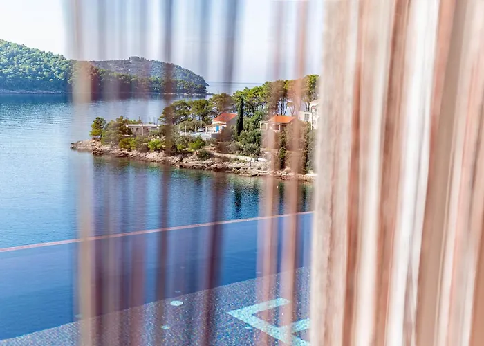 Villa Franka With Pool And Sea View