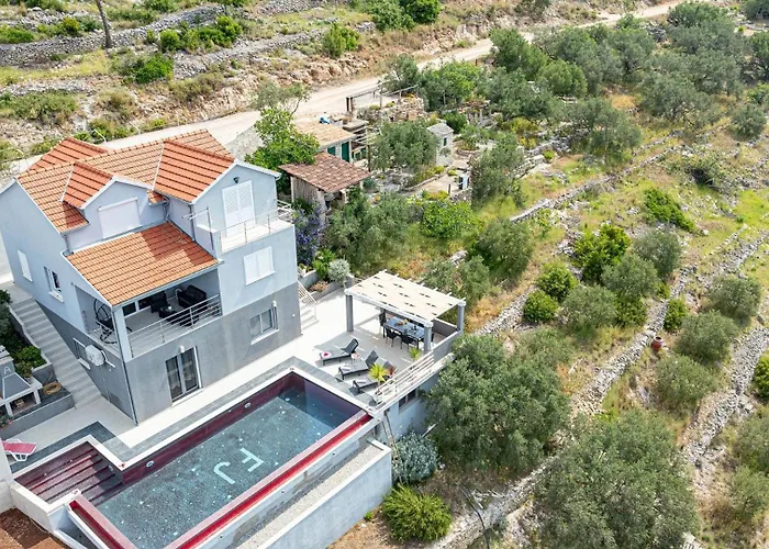 Villa Franka With Pool And Sea View