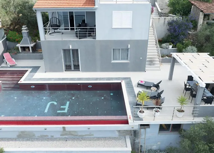 Franka With Pool And Sea View Villa Vela Luka
